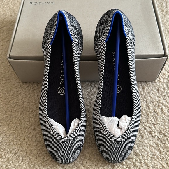NWB Original Rothy’s Round Toe Flats - Picture 3 of 4